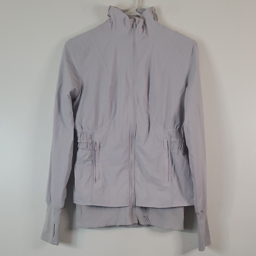 Lululemon Sights Seen Lightweight Jacket Size 6 Chrome Smocked Back Yoga Gym